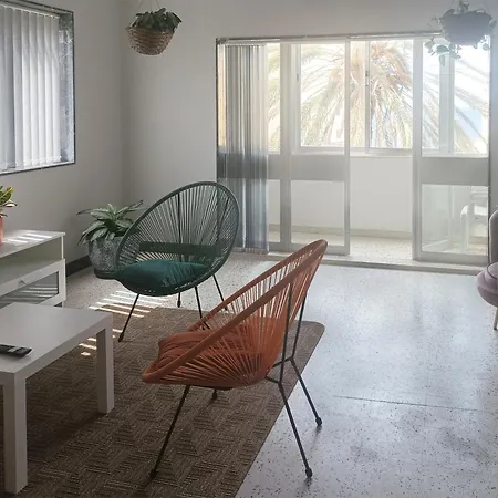 Beautiful Flat With Swimming-pool & Seaview Apartmán