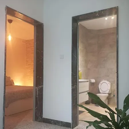 Beautiful Flat With Swimming-pool & Seaview Apartmán