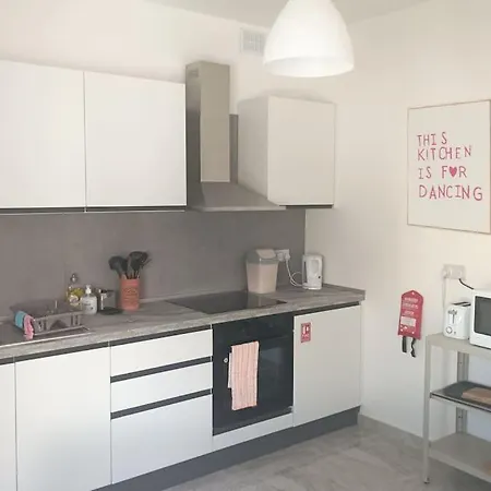 Beautiful Flat With Swimming-pool & Seaview Daire *