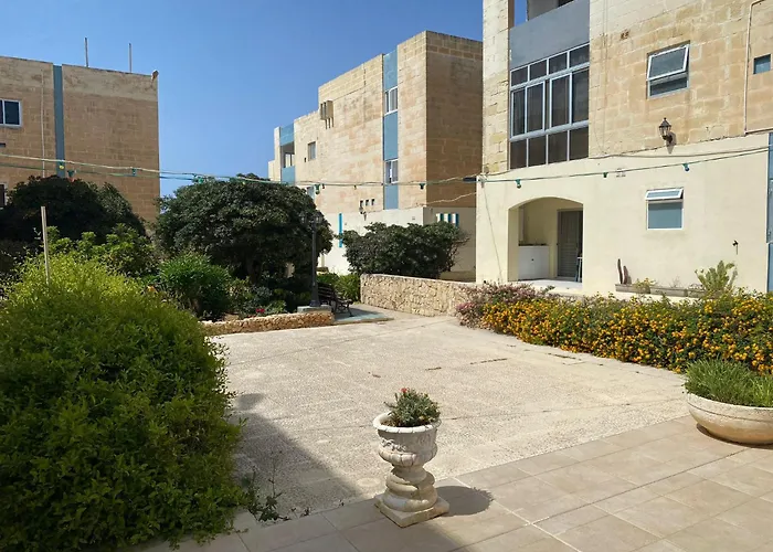 Beautiful Flat With Swimming-pool & Seaview Апартаменты