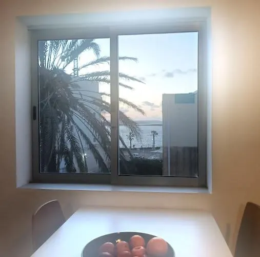 Beautiful Flat With Swimming-pool & Seaview Сент-Полс-Бей