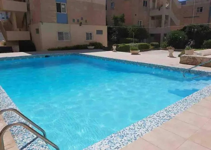 Apartman Beautiful Flat With Swimming-pool & Seaview